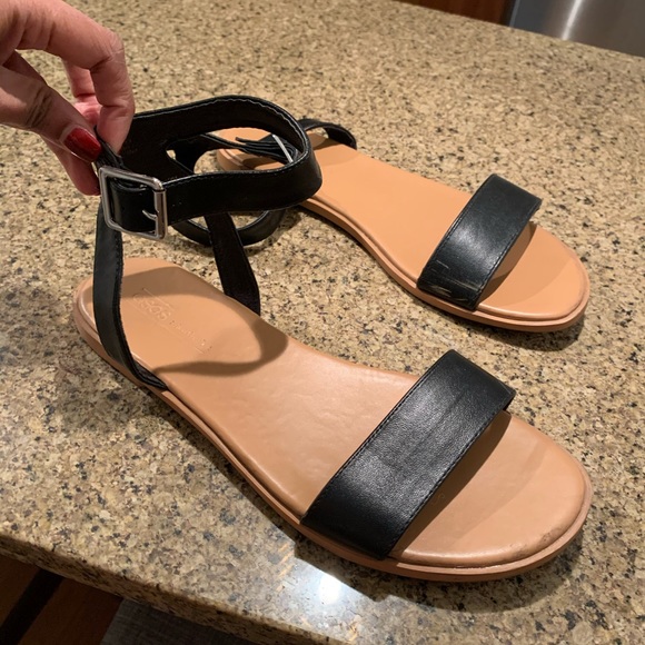 ASOS DESIGN Wide Fit Viva Flat Sandals - Picture 2 of 4